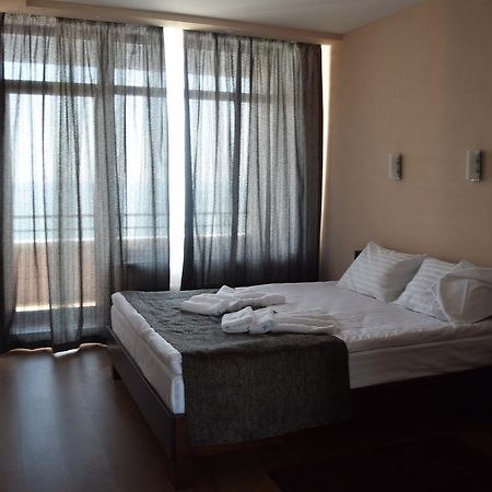 Viro Hotel Черноморск Екстериор снимка