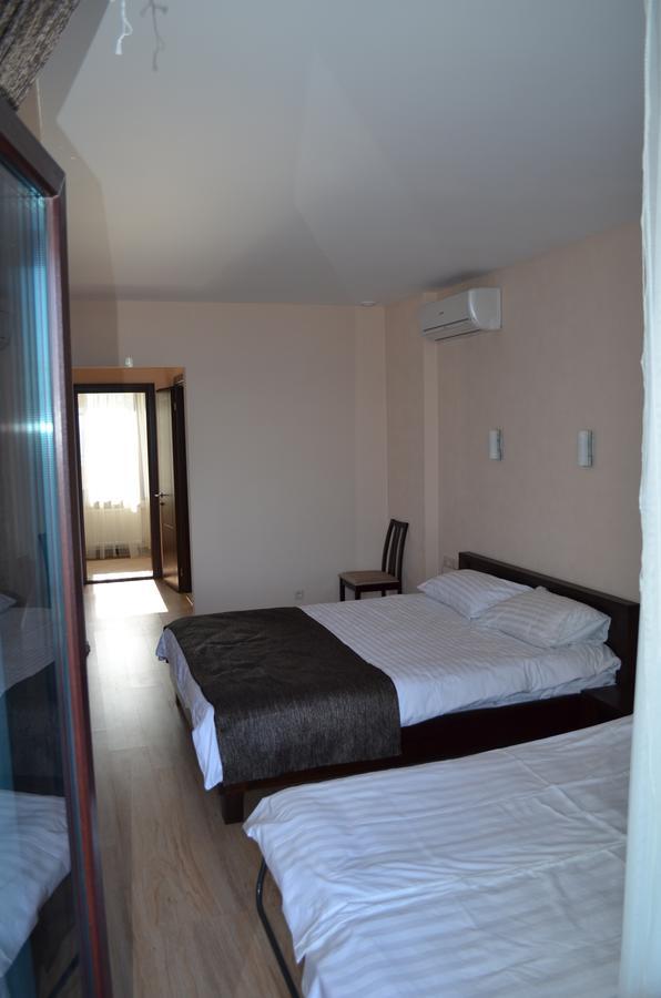 Viro Hotel Черноморск Екстериор снимка